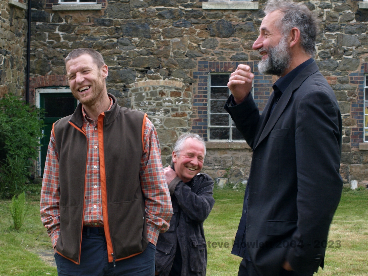 Triosh relaxing during rehearsal 2011